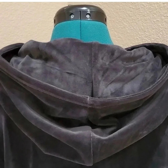 Juicy Couture Nailhead Trim Pullover Size Medium Black/Dark Grey - Y2K - F - Picture 4 of 5